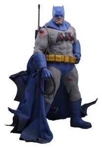 Batman: The Dark Knight Returns Comic Masterpiece Actionfigur 1/6 Batman (Battle Damaged Version) 32 cm