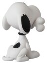 Peanuts UDF Series 20 Minifigur Snoopy with Bone 6 cm