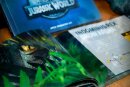 Jurassic World Geschenkbox Apex Predator Kit SET Park Karte Pin Pass Banner