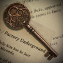 Resident Evil VIII Replik 1/1 Insignia key Limited Edition