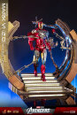 Marvels The Avengers Movie Masterpiece Diecast Actionfigur 1/6 Iron Man Mark VI (2.0) mit Suit-Up Gantry 32 cm
