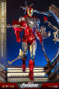 Marvels The Avengers Movie Masterpiece Diecast Actionfigur 1/6 Iron Man Mark VI (2.0) mit Suit-Up Gantry 32 cm