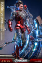 Marvels The Avengers Movie Masterpiece Diecast Actionfigur 1/6 Iron Man Mark VI (2.0) mit Suit-Up Gantry 32 cm