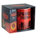 Stranger Things Tasse mit Aufkleber XL